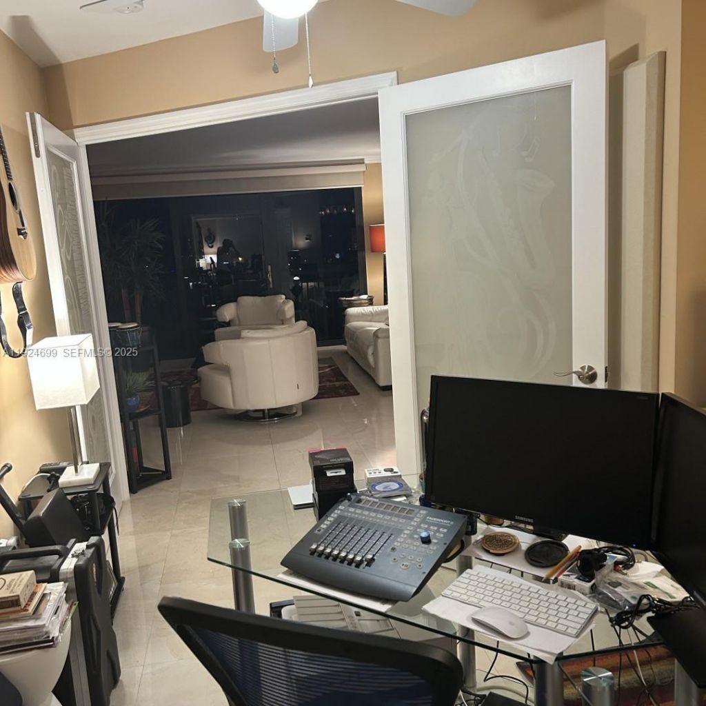 3100 NE 48th St, Unit 914, Fort Lauderdale, FL 33308 Photo