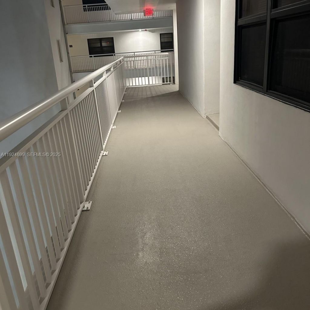 3100 NE 48th St, Unit 914, Fort Lauderdale, FL 33308 Photo