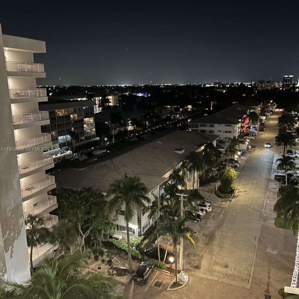 3100 NE 48th St, Unit 914, Fort Lauderdale, FL 33308 Photo