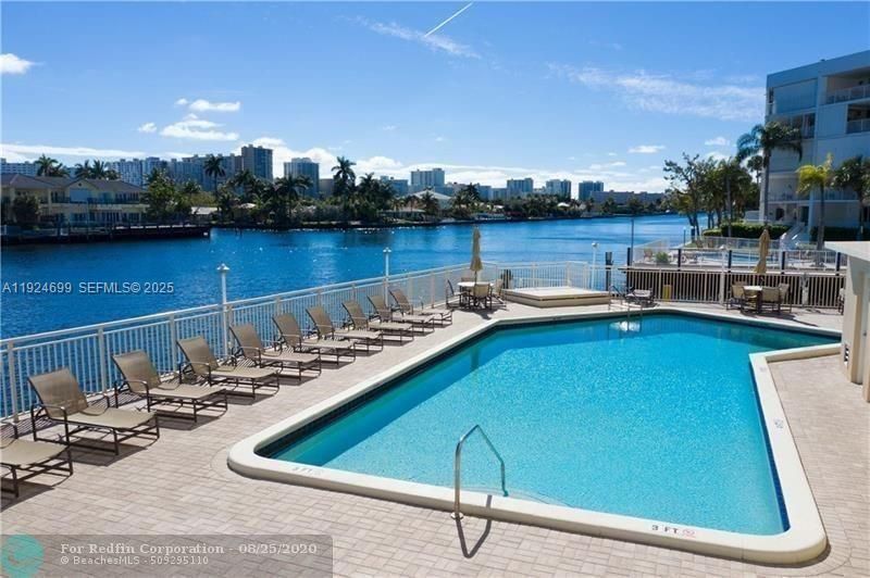 3100 NE 48th St, Unit 914, Fort Lauderdale, FL 33308 Photo