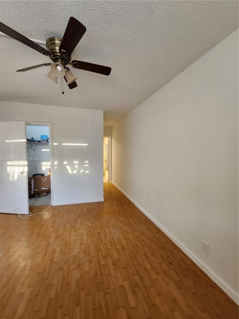 1100 NE 9th Ave, Unit 203, Fort Lauderdale, FL 33326 Photo