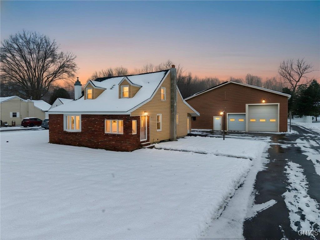 4101 Elmcrest Road, Liverpool, NY 13090 Main Photo