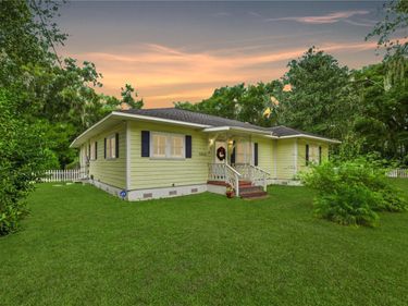 5915 AVENUE F, MC INTOSH, FL 32664