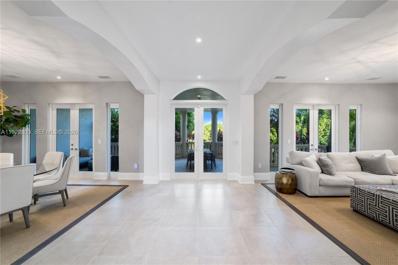 13693 Deering Bay Dr, Coral Gables, FL 33158 Photo