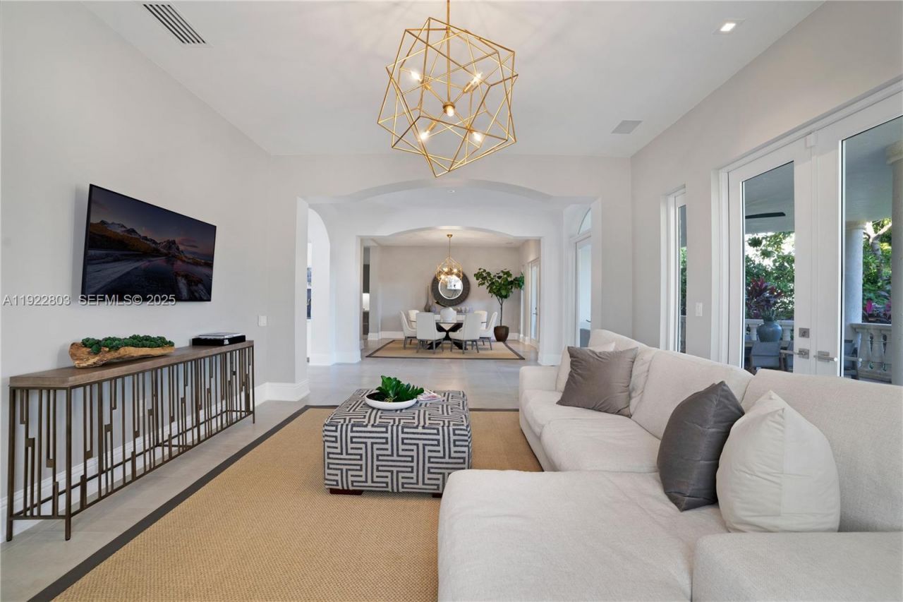 13693 Deering Bay Dr, Coral Gables, FL 33158 Photo