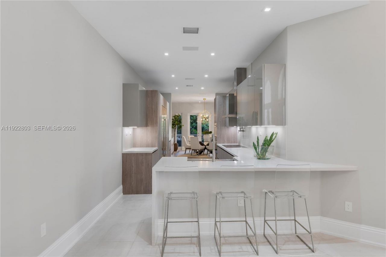 13693 Deering Bay Dr, Coral Gables, FL 33158 Photo