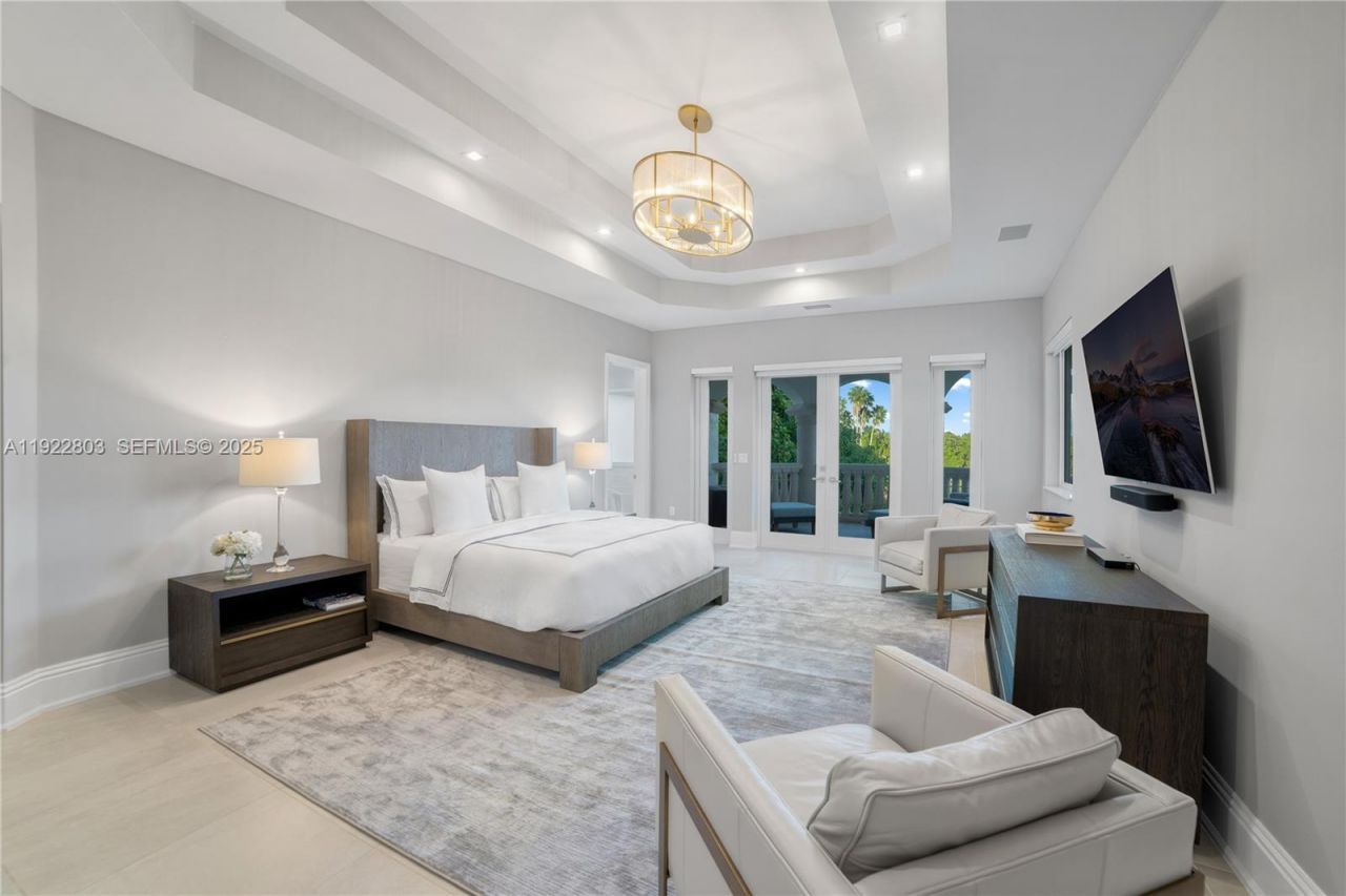 13693 Deering Bay Dr, Coral Gables, FL 33158 Photo