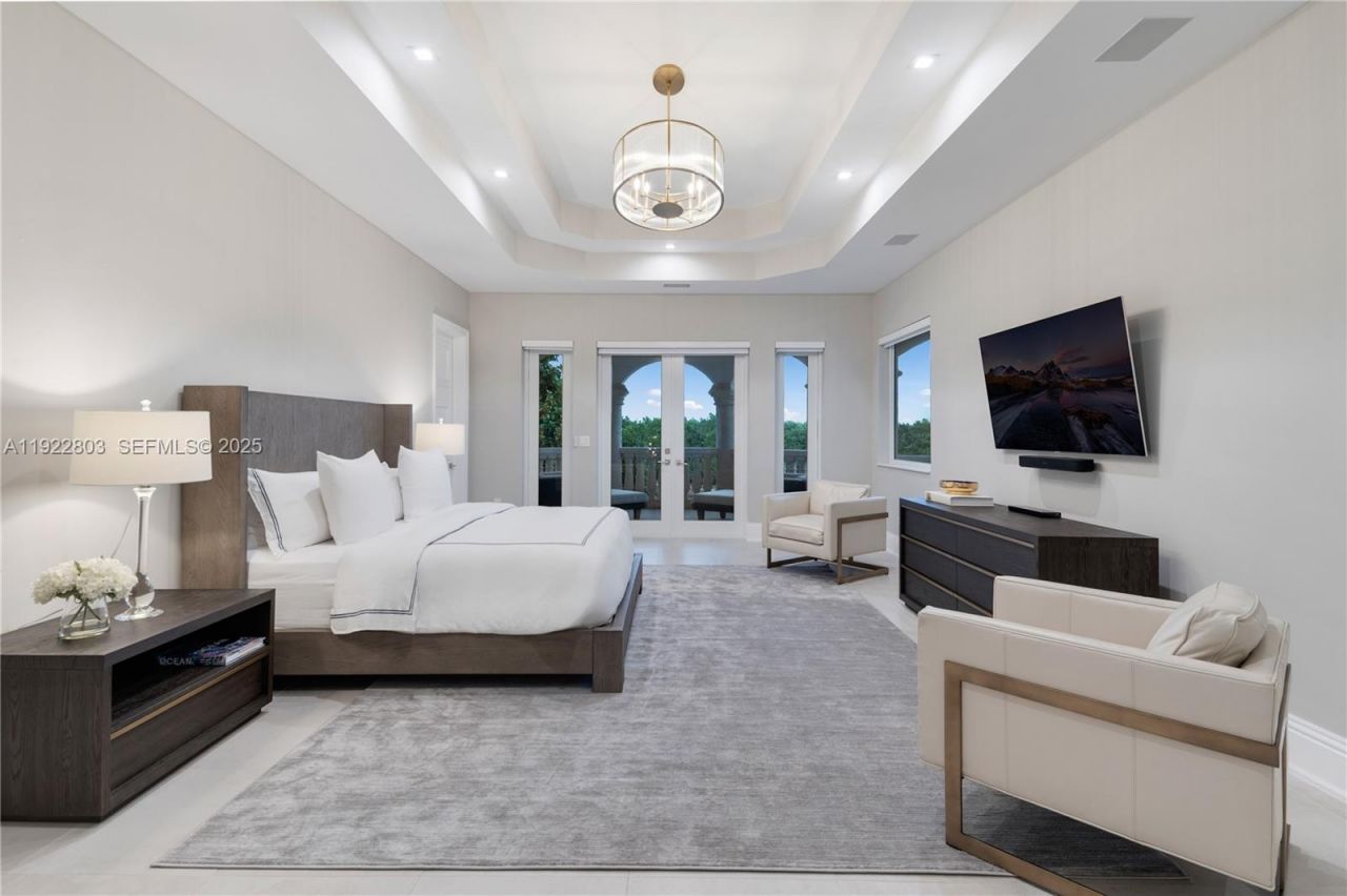 13693 Deering Bay Dr, Coral Gables, FL 33158 Photo