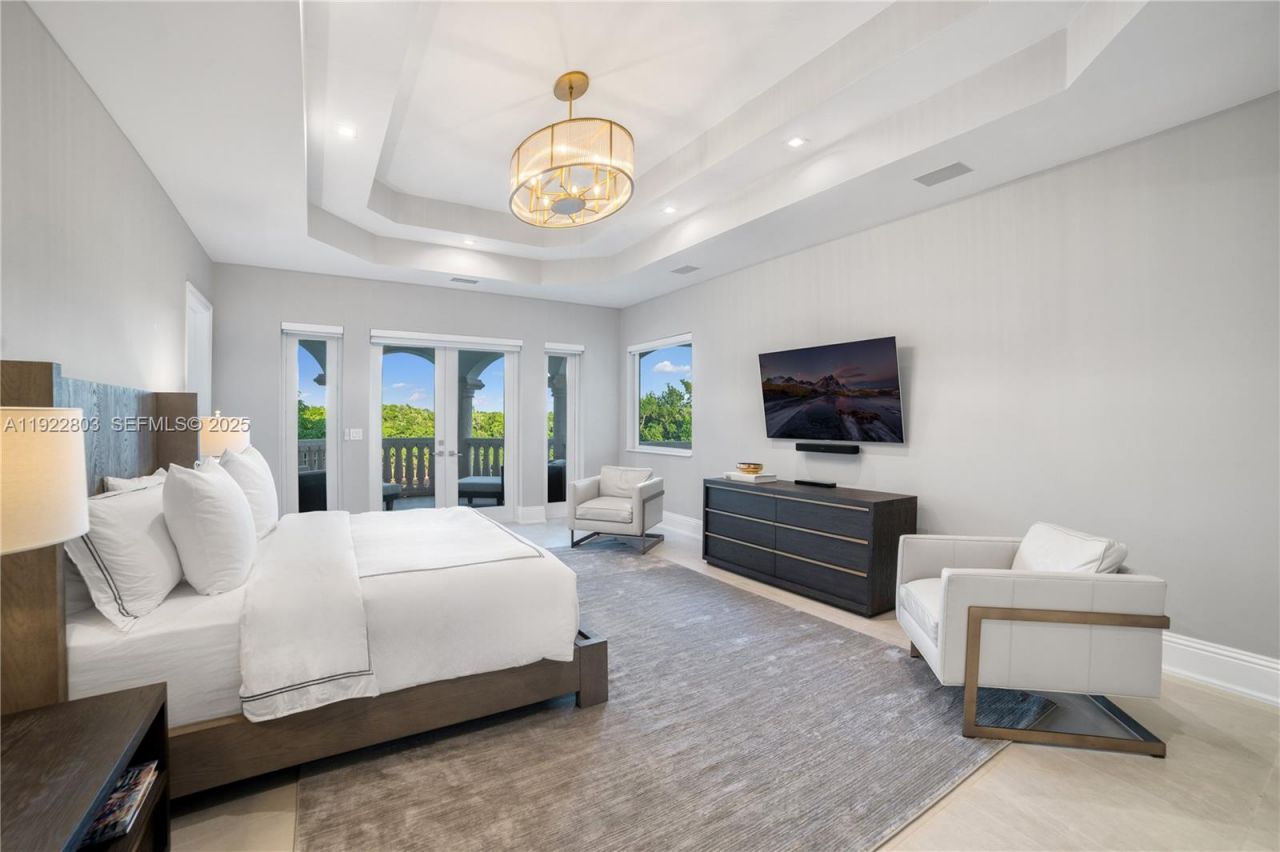 13693 Deering Bay Dr, Coral Gables, FL 33158 Photo