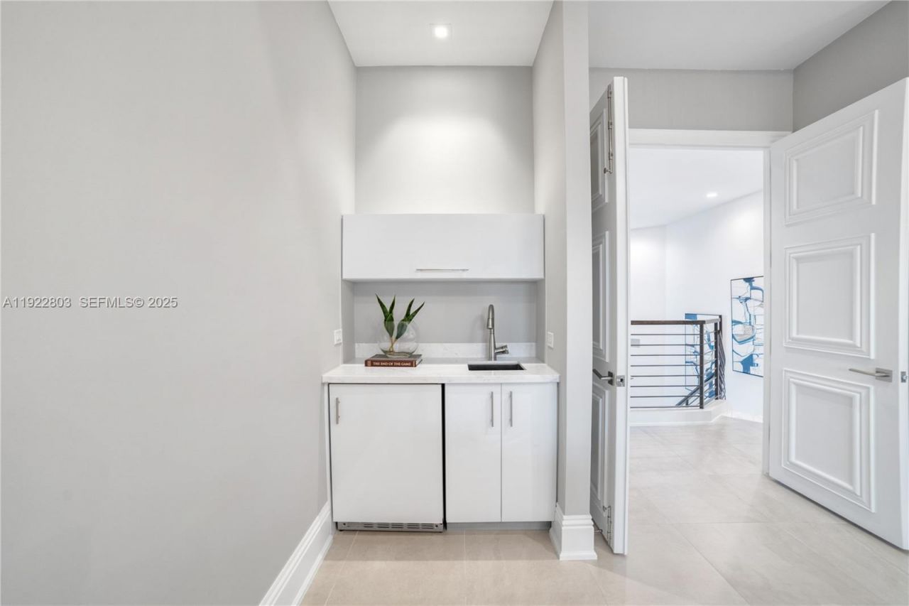 13693 Deering Bay Dr, Coral Gables, FL 33158 Photo