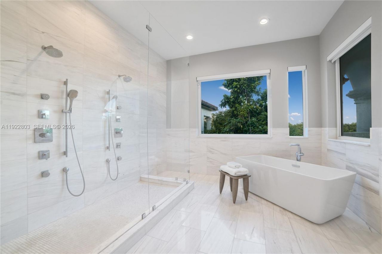 13693 Deering Bay Dr, Coral Gables, FL 33158 Photo