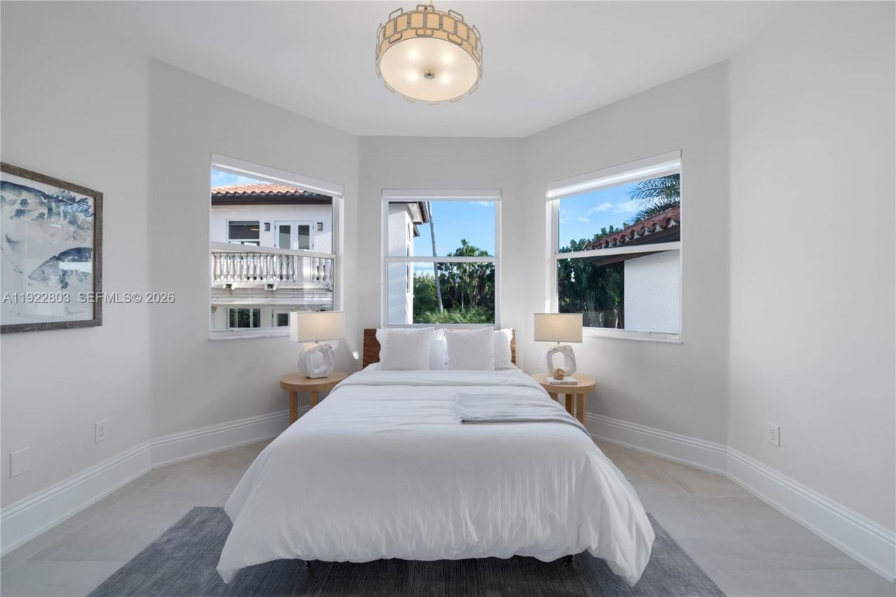 13693 Deering Bay Dr, Coral Gables, FL 33158 Photo