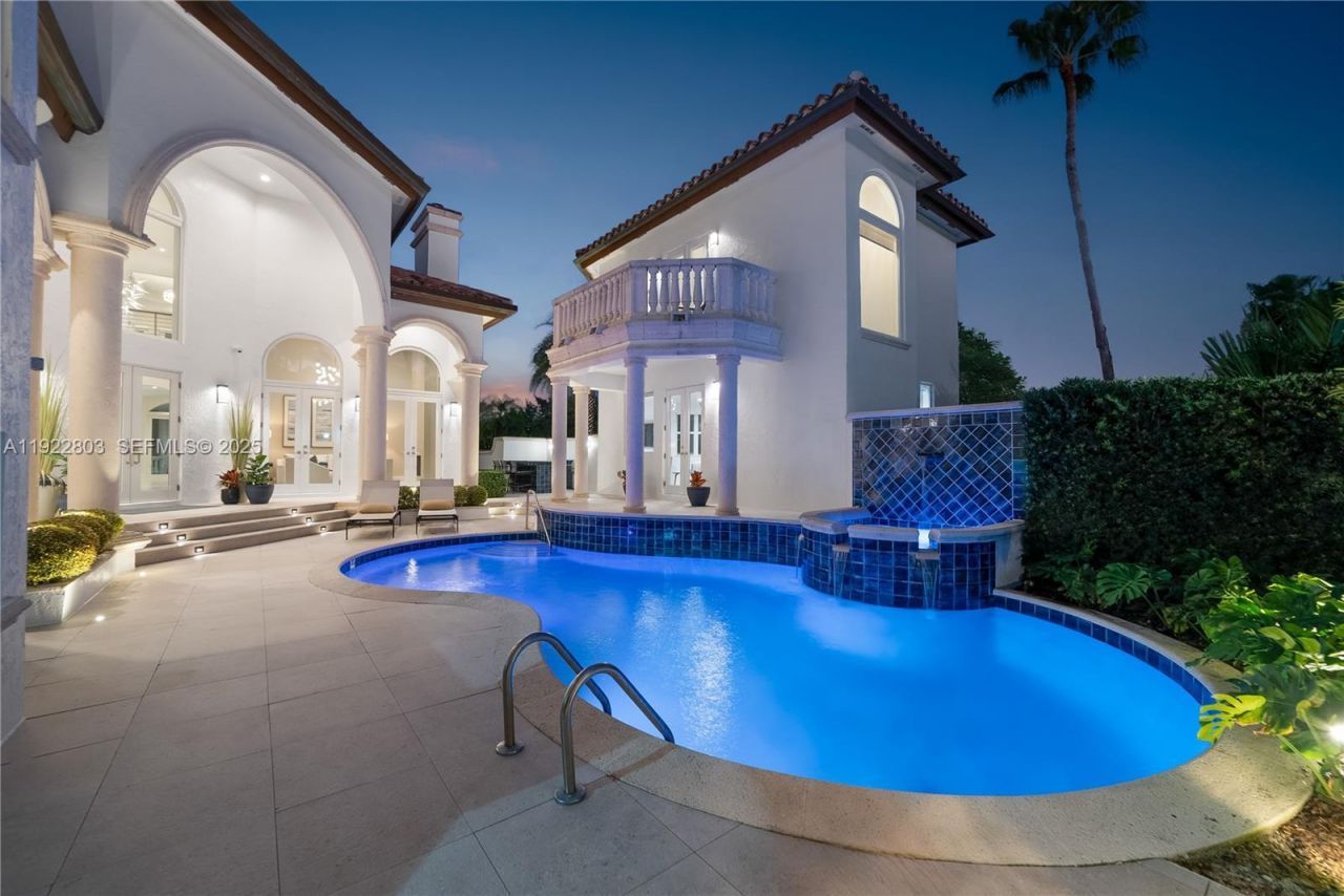 13693 Deering Bay Dr, Coral Gables, FL 33158 Photo