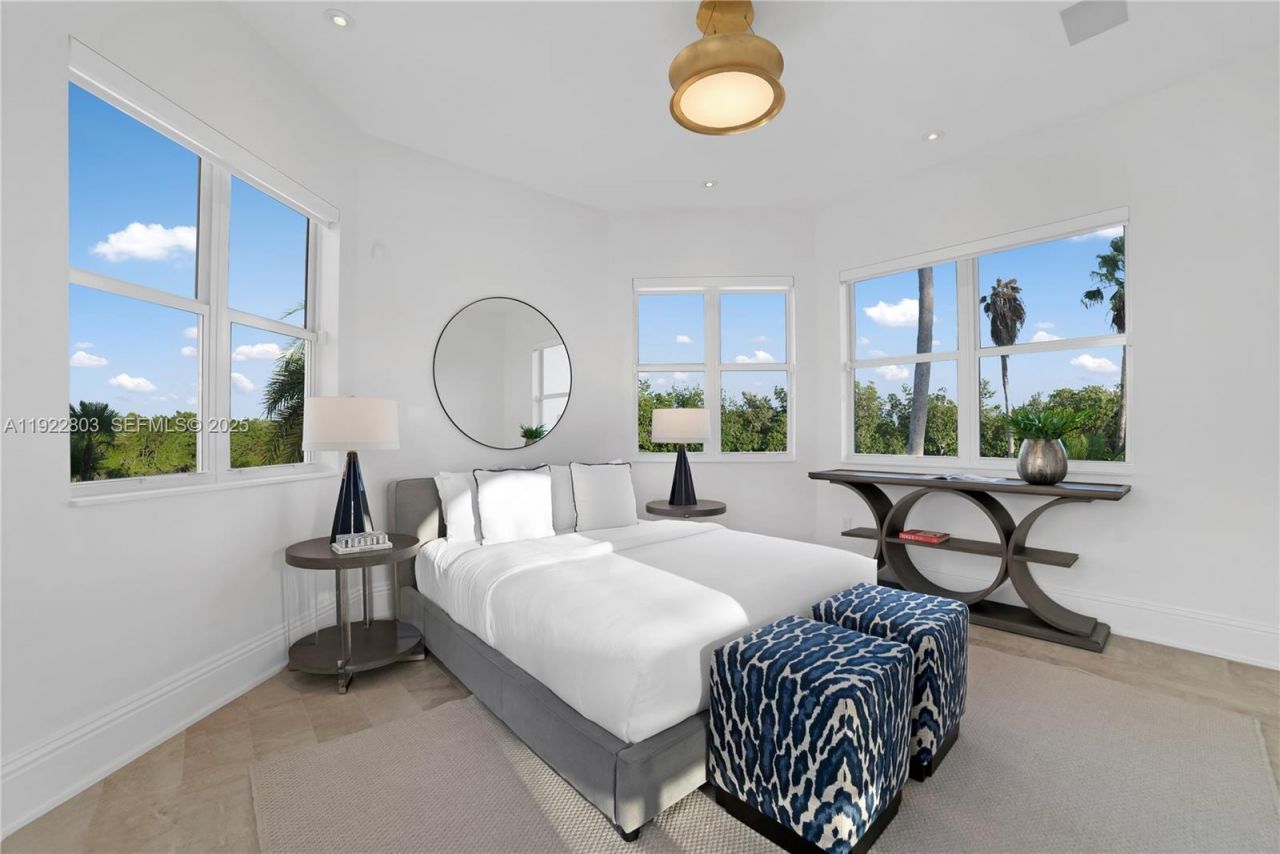 13693 Deering Bay Dr, Coral Gables, FL 33158 Photo