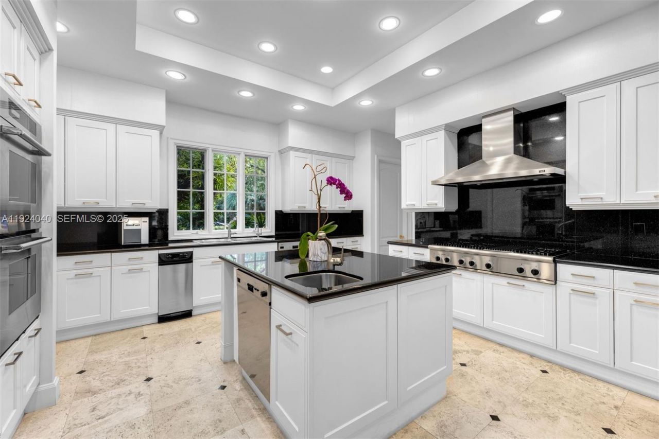 3460 S Moorings Way, Miami, FL 33133 Photo