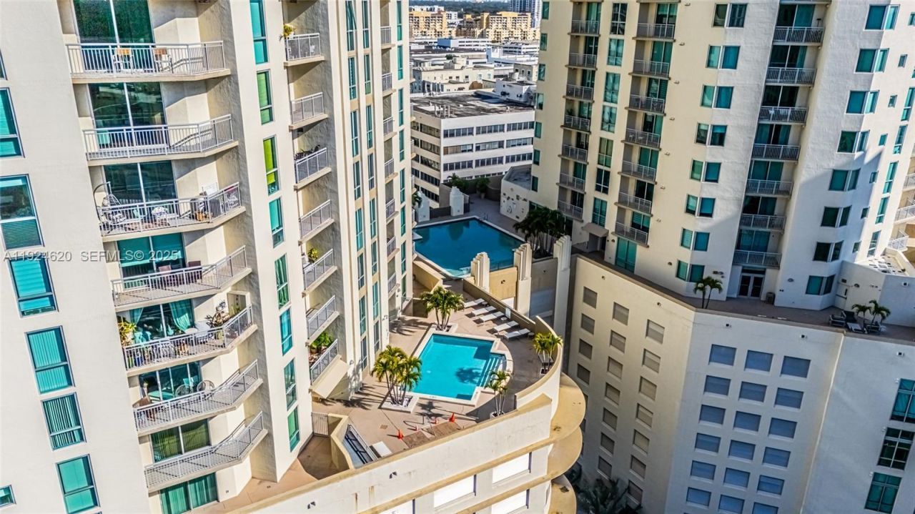 9055 SW 73 Ct, Unit 809, Miami, FL 33156 Photo