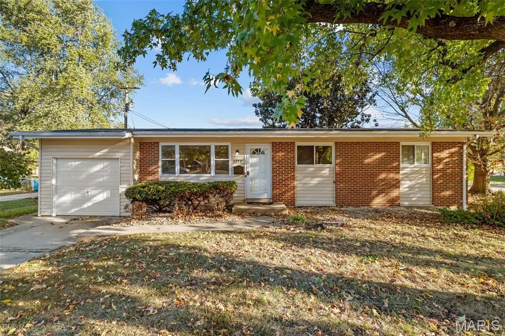 2270 Patterson Road, Florissant, MO 63031 Main Photo