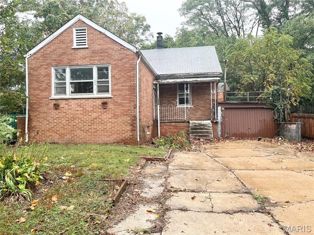 2721 Old Hanley Road, Saint Louis, MO 63114 Main Photo