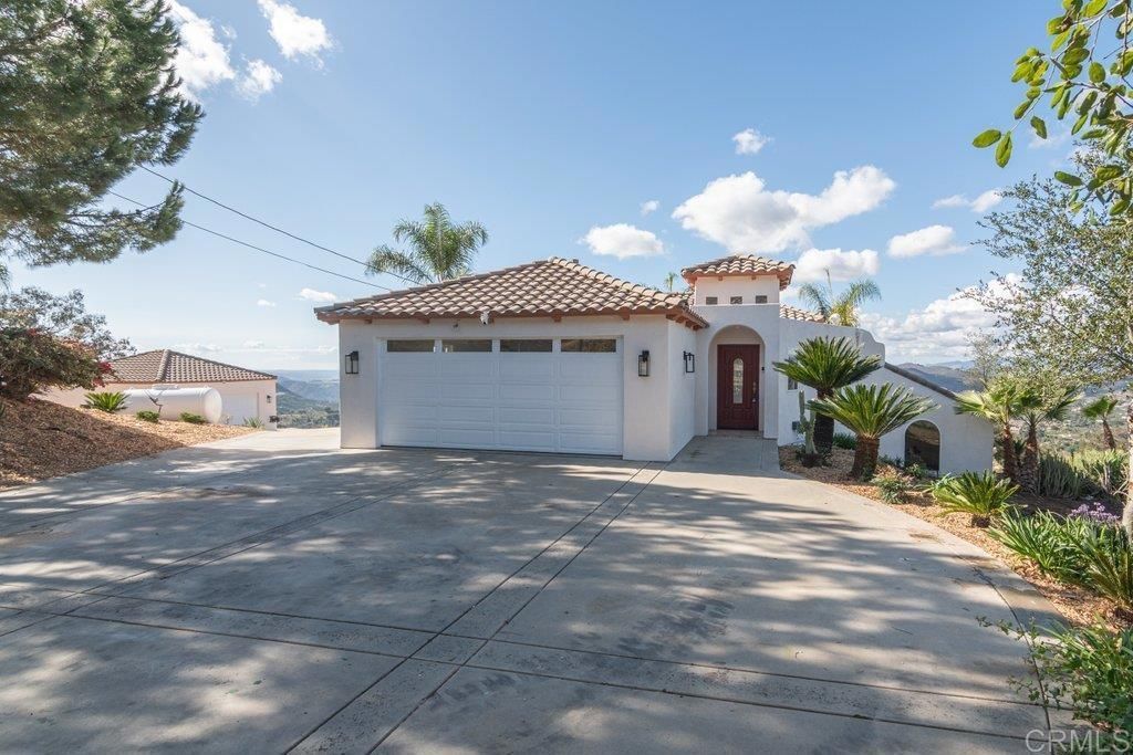 1810 Via Ladera Fallbrook, CA 92028
