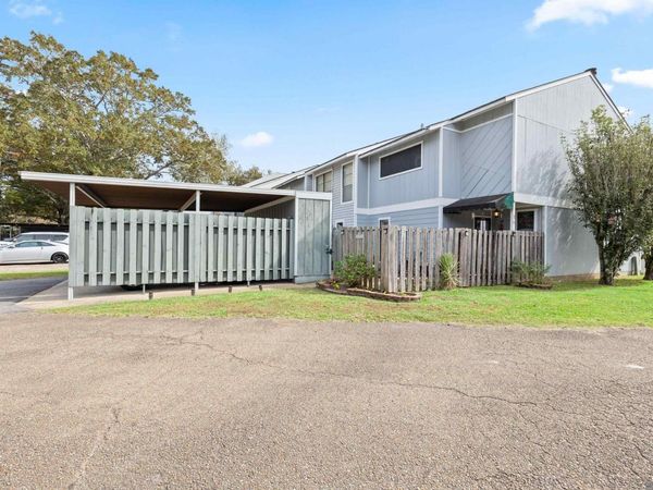 16 Phlox Dr, Lafayette, LA 70507