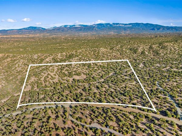 112 Vuelta Maria, Santa Fe, NM 87506