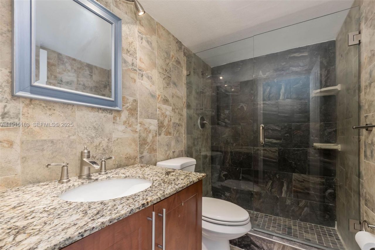 10748 N Kendall Dr, Unit N22, Miami, FL 33176 Photo