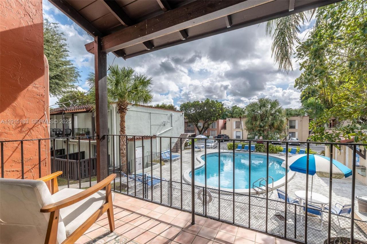 10748 N Kendall Dr, Unit N22, Miami, FL 33176 Photo