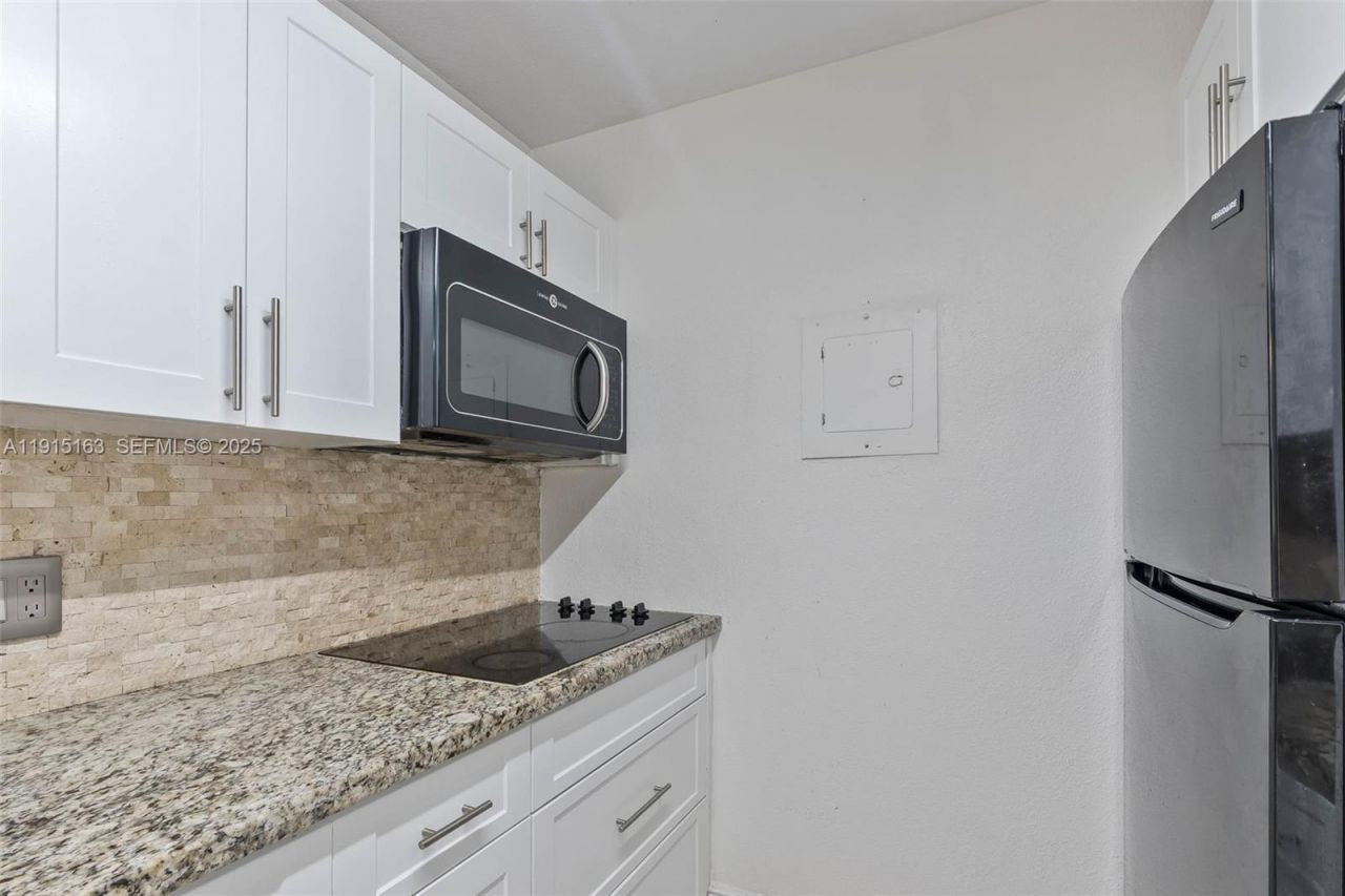 10748 N Kendall Dr, Unit N22, Miami, FL 33176 Photo