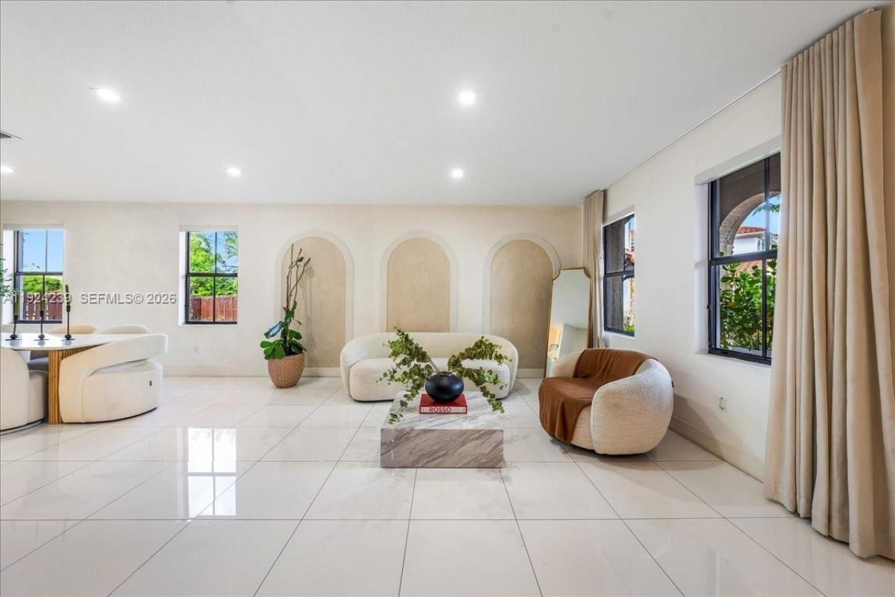 984 NW 104th Ave, Miami, FL 33172 Photo