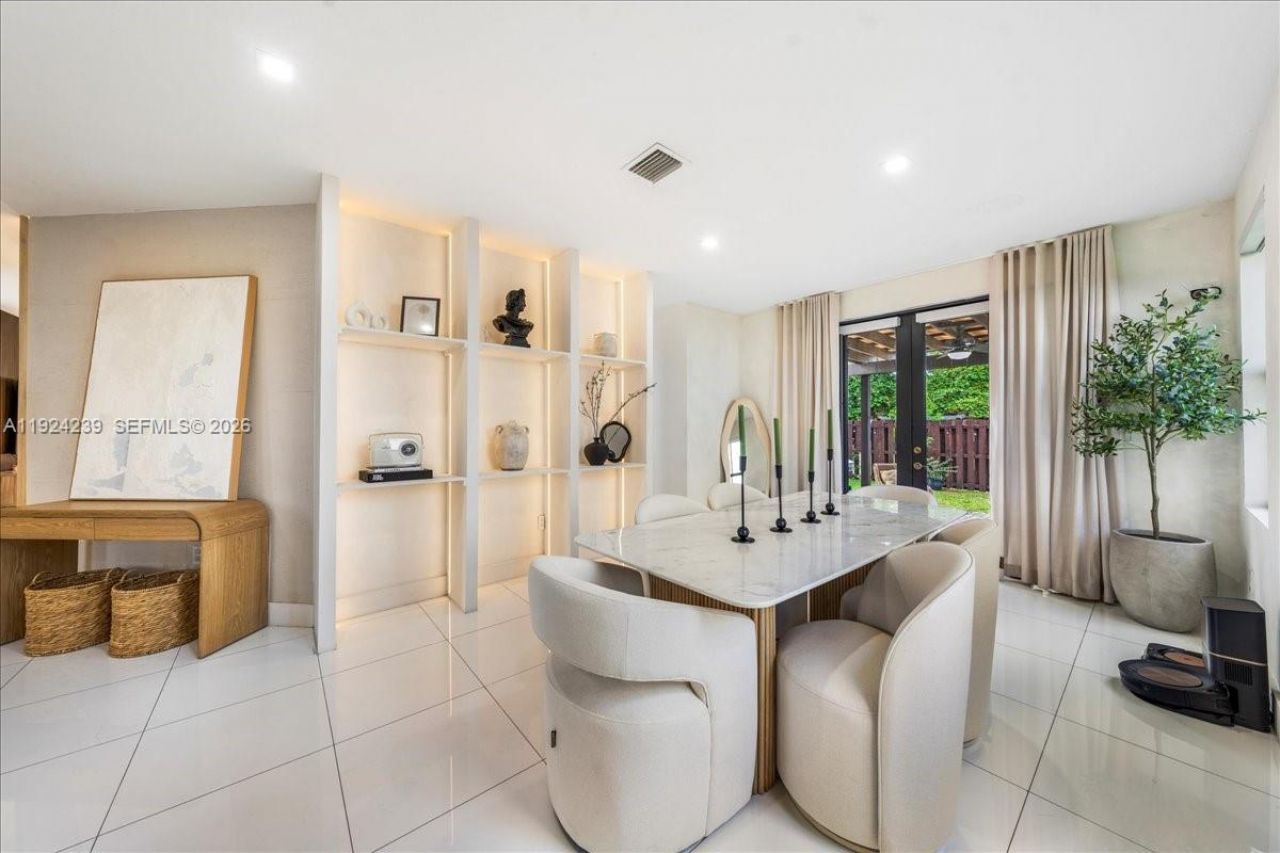 984 NW 104th Ave, Miami, FL 33172 Photo