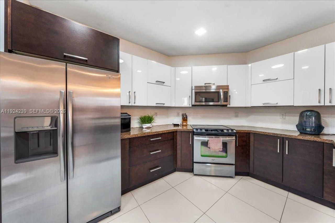 984 NW 104th Ave, Miami, FL 33172 Photo