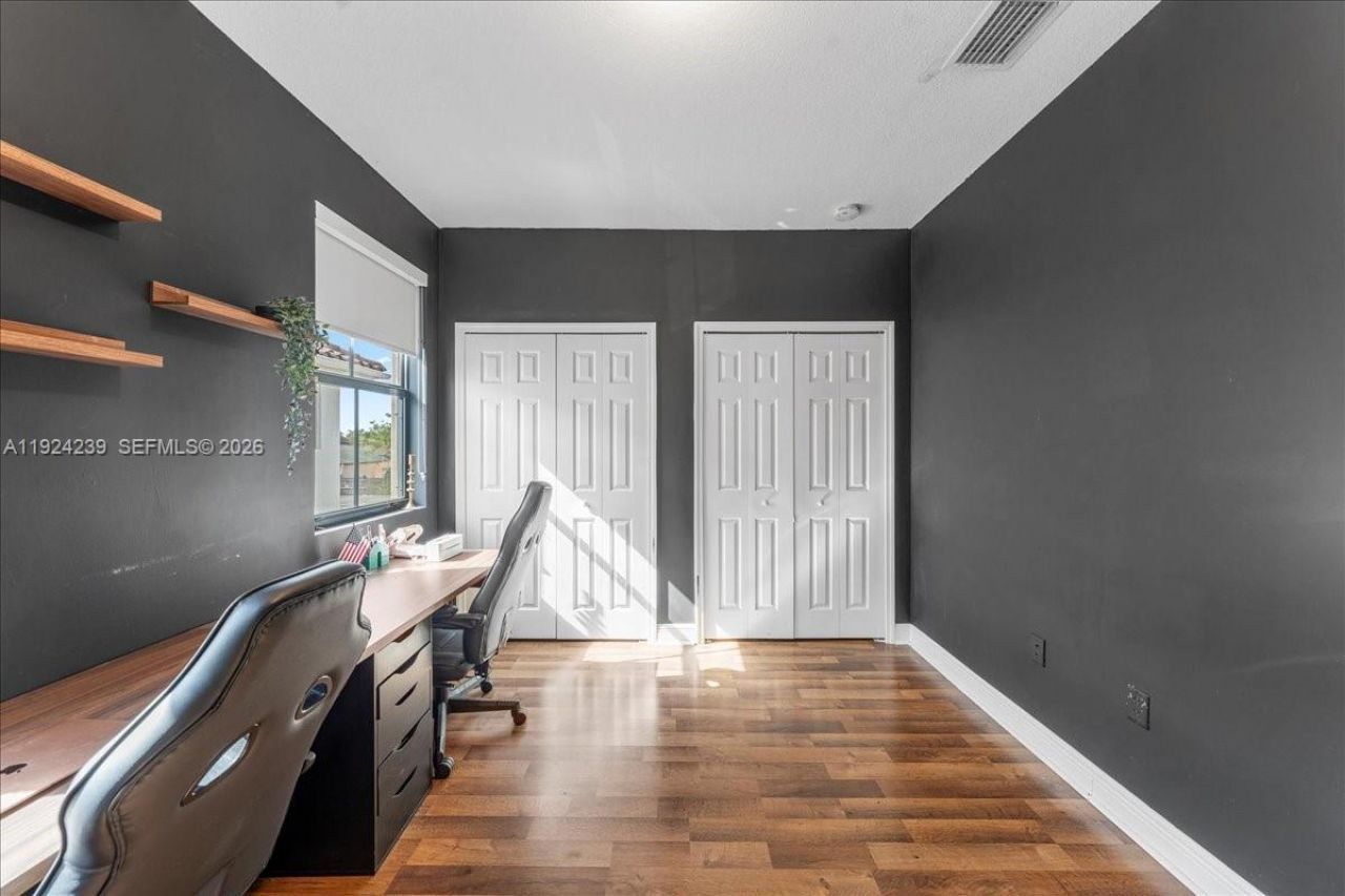 984 NW 104th Ave, Miami, FL 33172 Photo