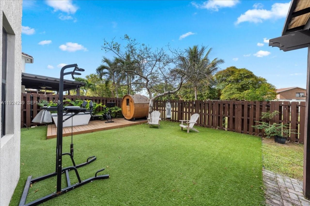 984 NW 104th Ave, Miami, FL 33172 Photo