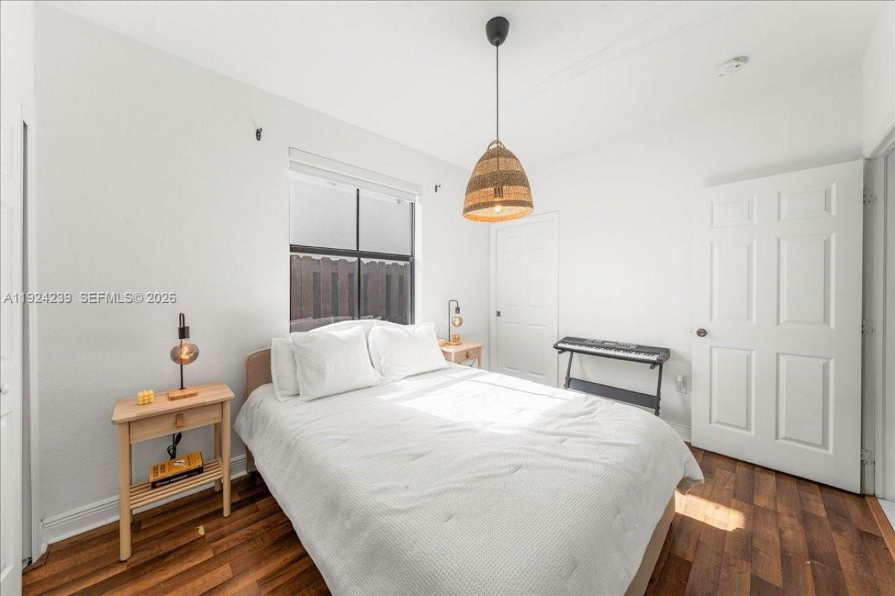 984 NW 104th Ave, Miami, FL 33172 Photo