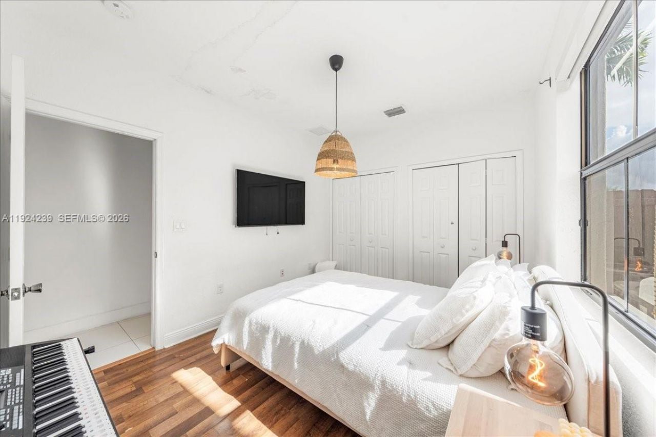 984 NW 104th Ave, Miami, FL 33172 Photo