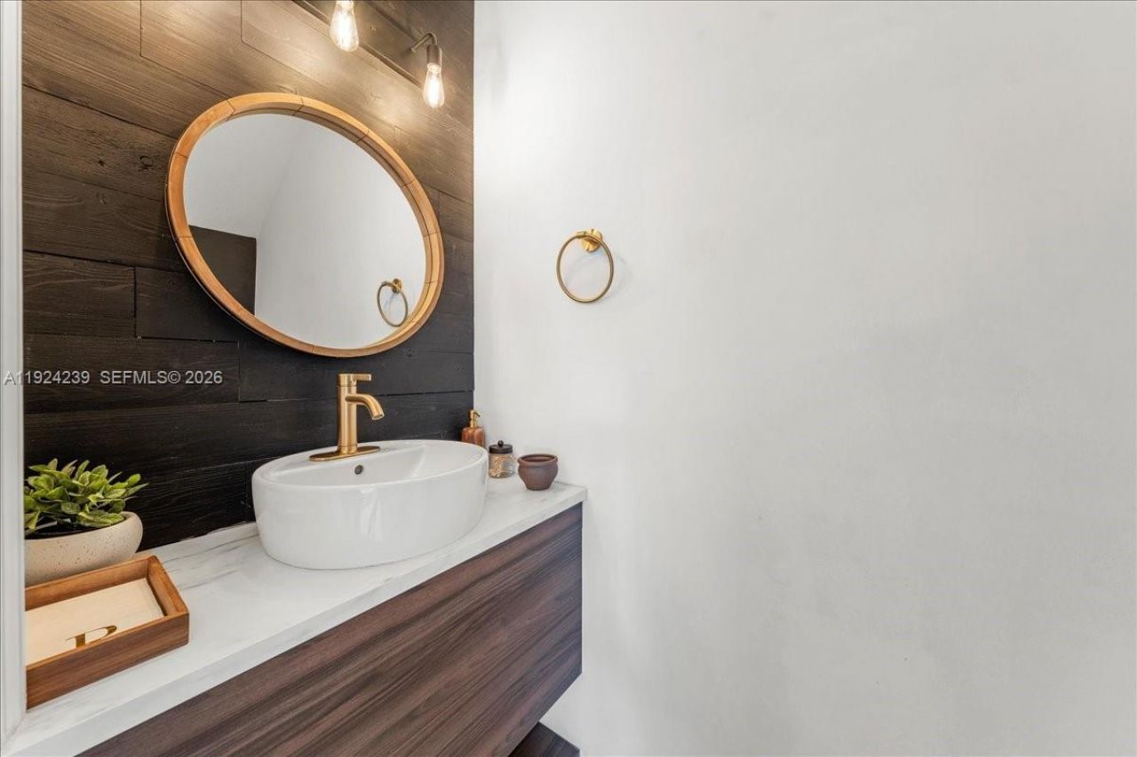 984 NW 104th Ave, Miami, FL 33172 Photo