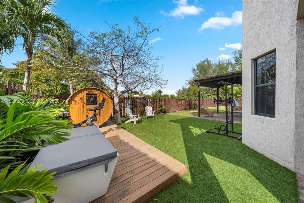 984 NW 104th Ave, Miami, FL 33172 Photo