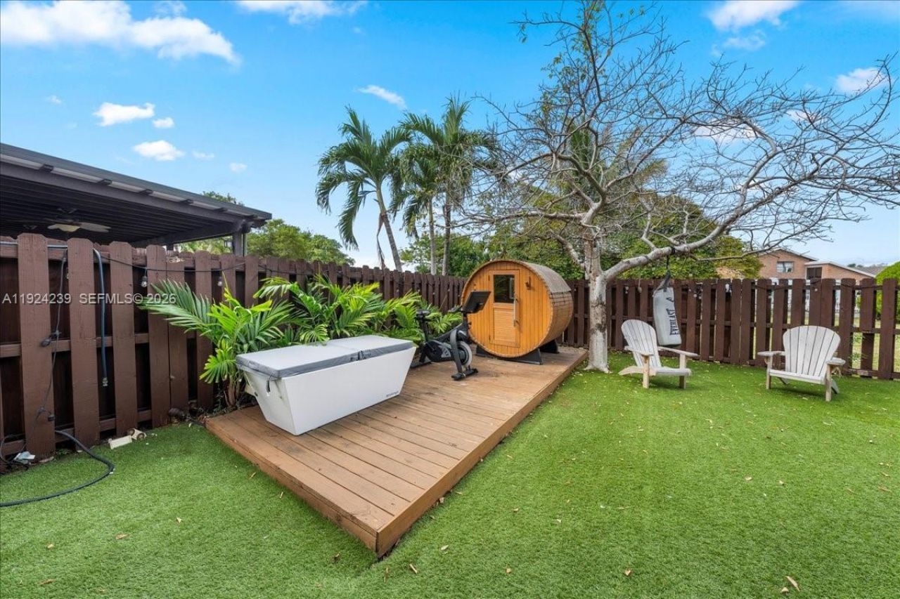 984 NW 104th Ave, Miami, FL 33172 Photo