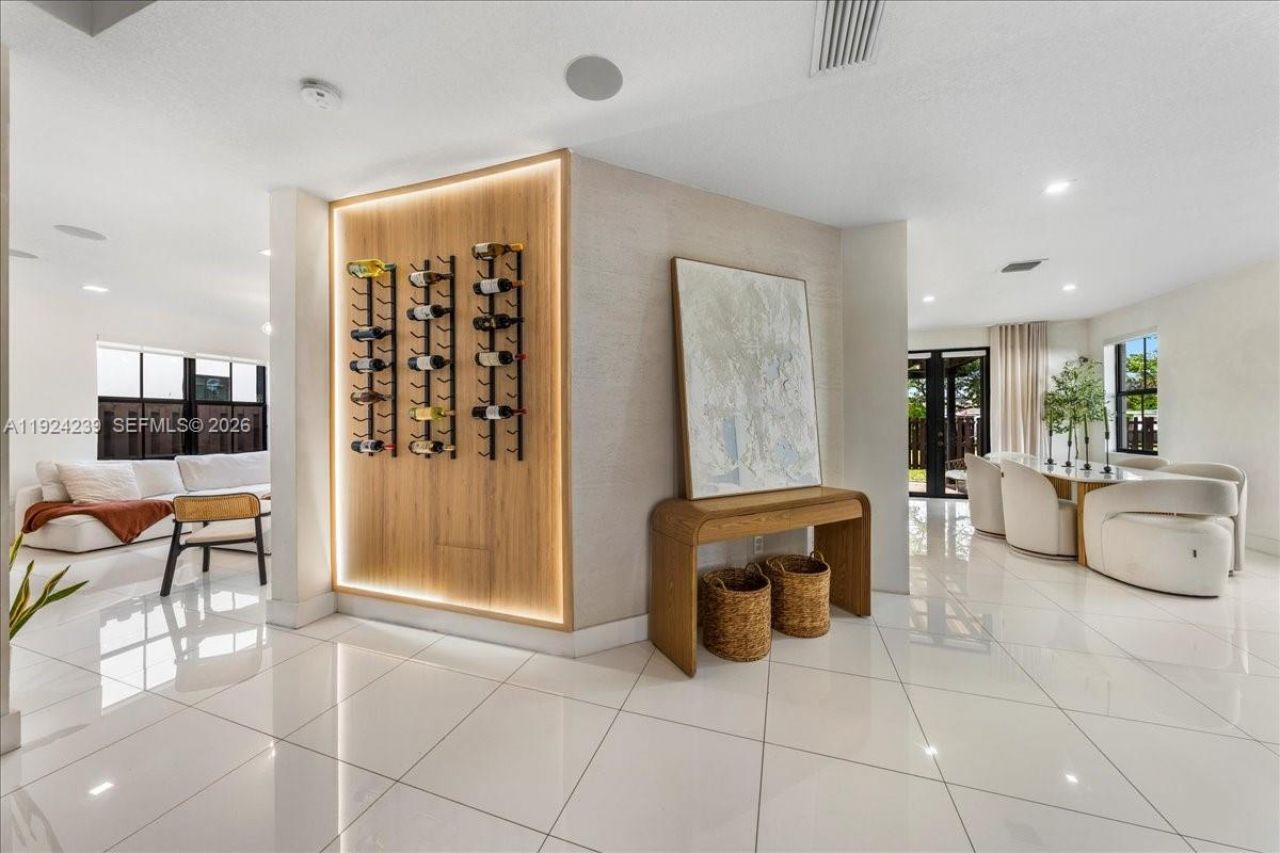 984 NW 104th Ave, Miami, FL 33172 Photo