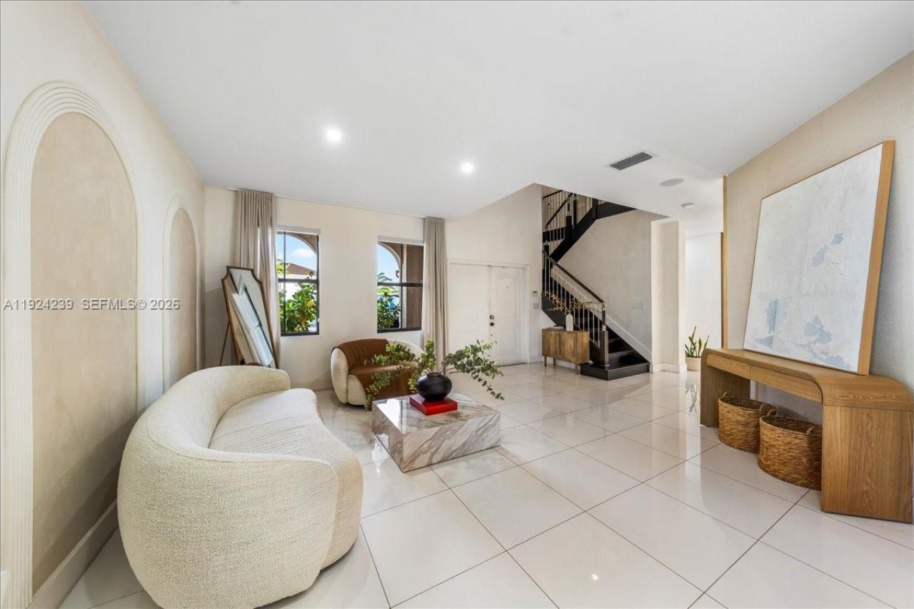 984 NW 104th Ave, Miami, FL 33172 Photo