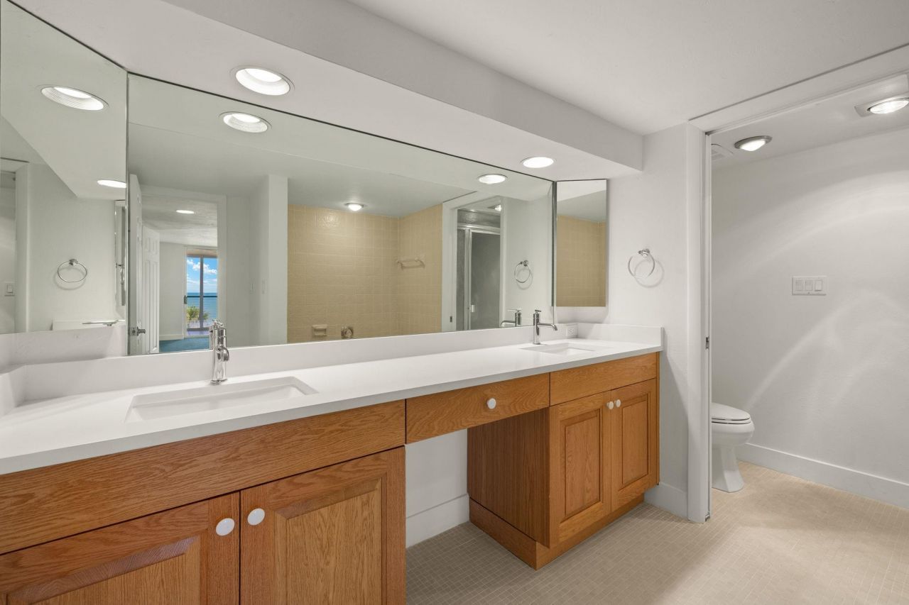 2915 W Gulf Dr, Unit A-201, Sanibel, FL 33957 Photo