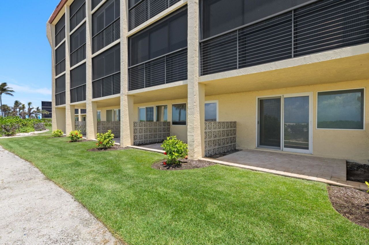 2915 W Gulf Dr, Unit A-201, Sanibel, FL 33957 Photo