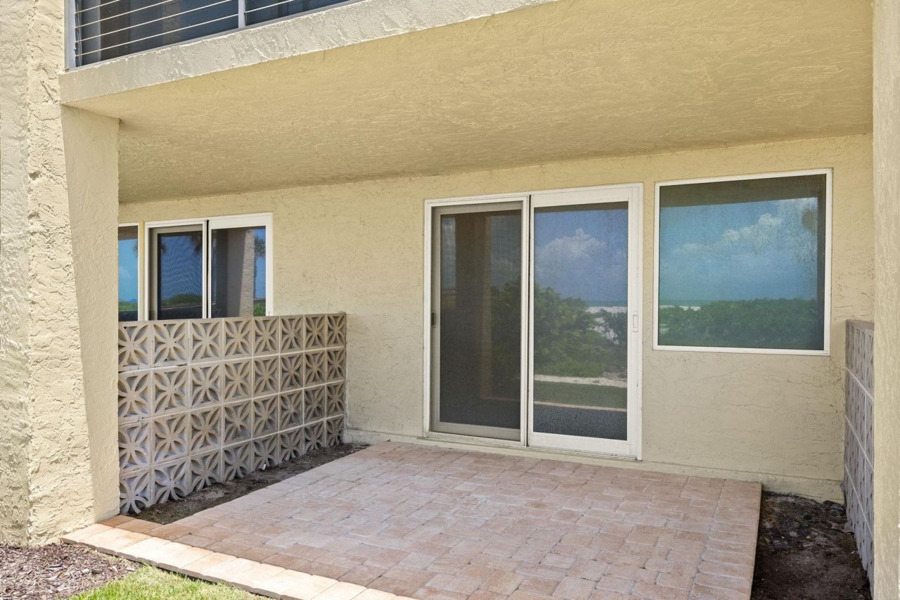 2915 W Gulf Dr, Unit A-201, Sanibel, FL 33957 Photo