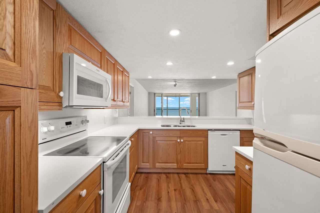 2915 W Gulf Dr, Unit A-201, Sanibel, FL 33957 Photo