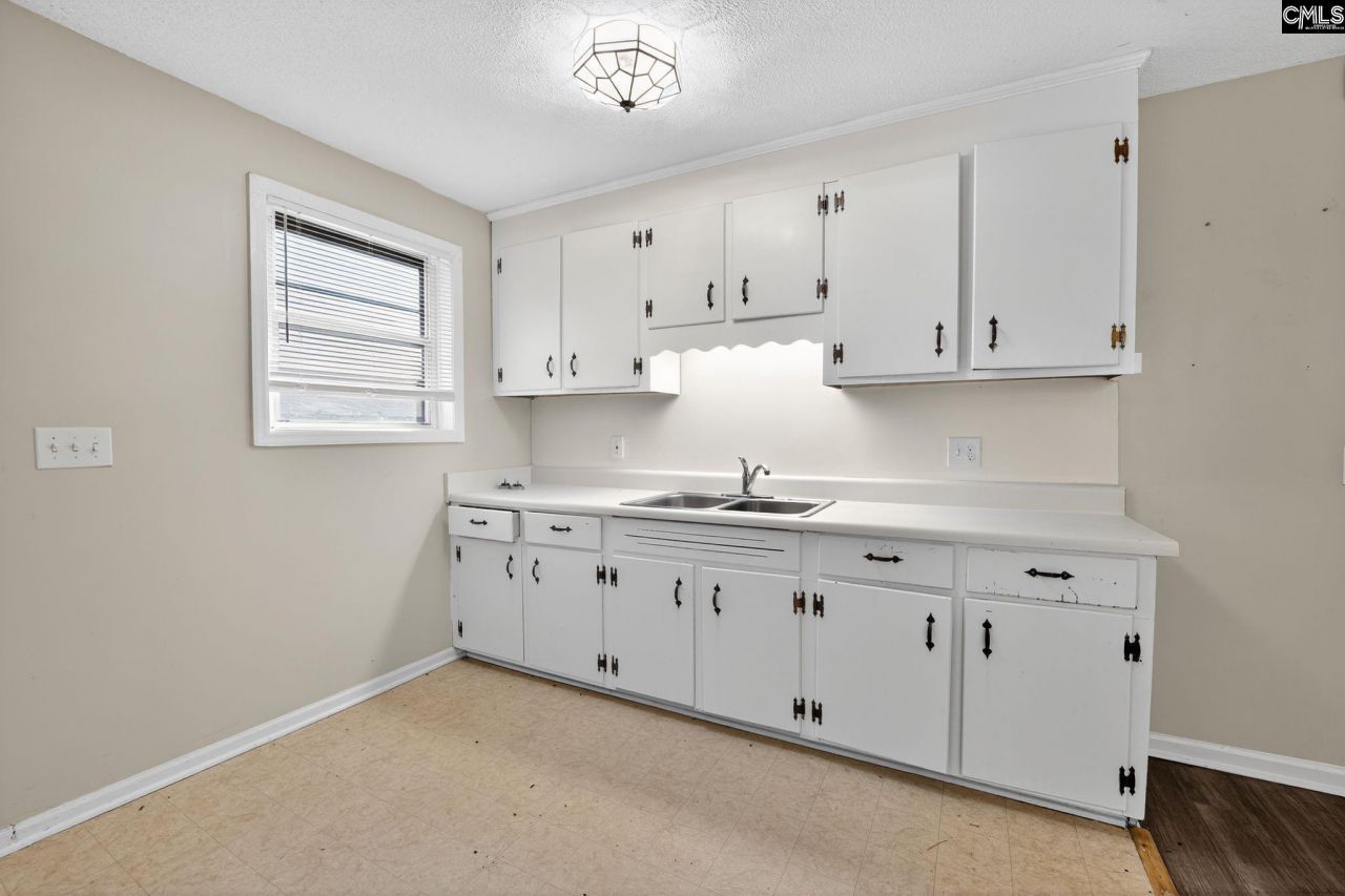 309 Galbra Street Photo 12