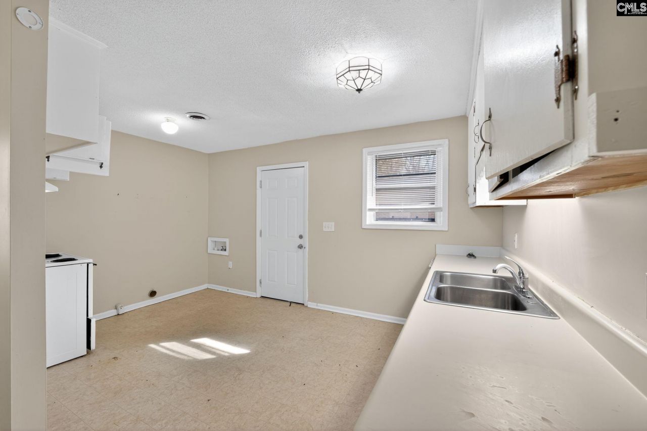 309 Galbra Street Photo 13