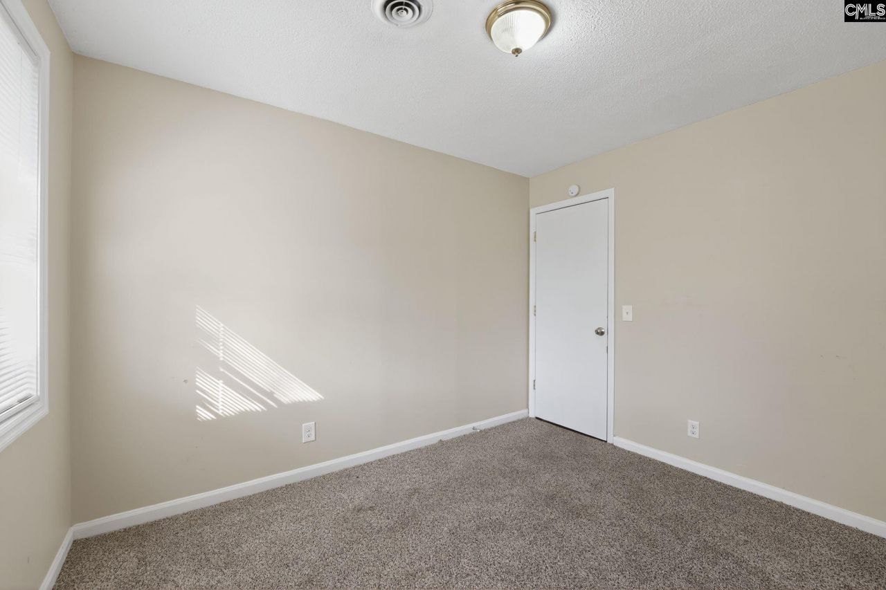 309 Galbra Street Photo 27