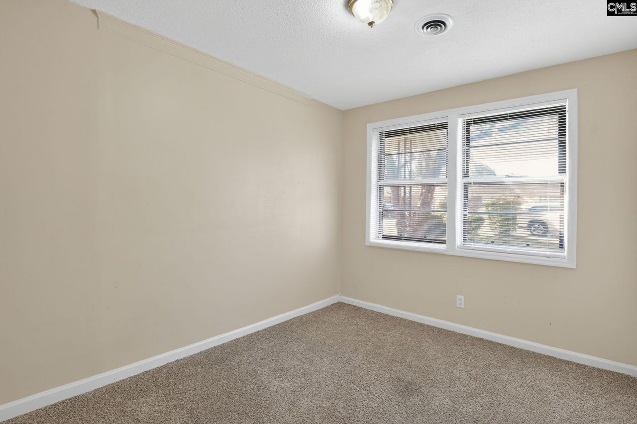 309 Galbra Street Photo 30