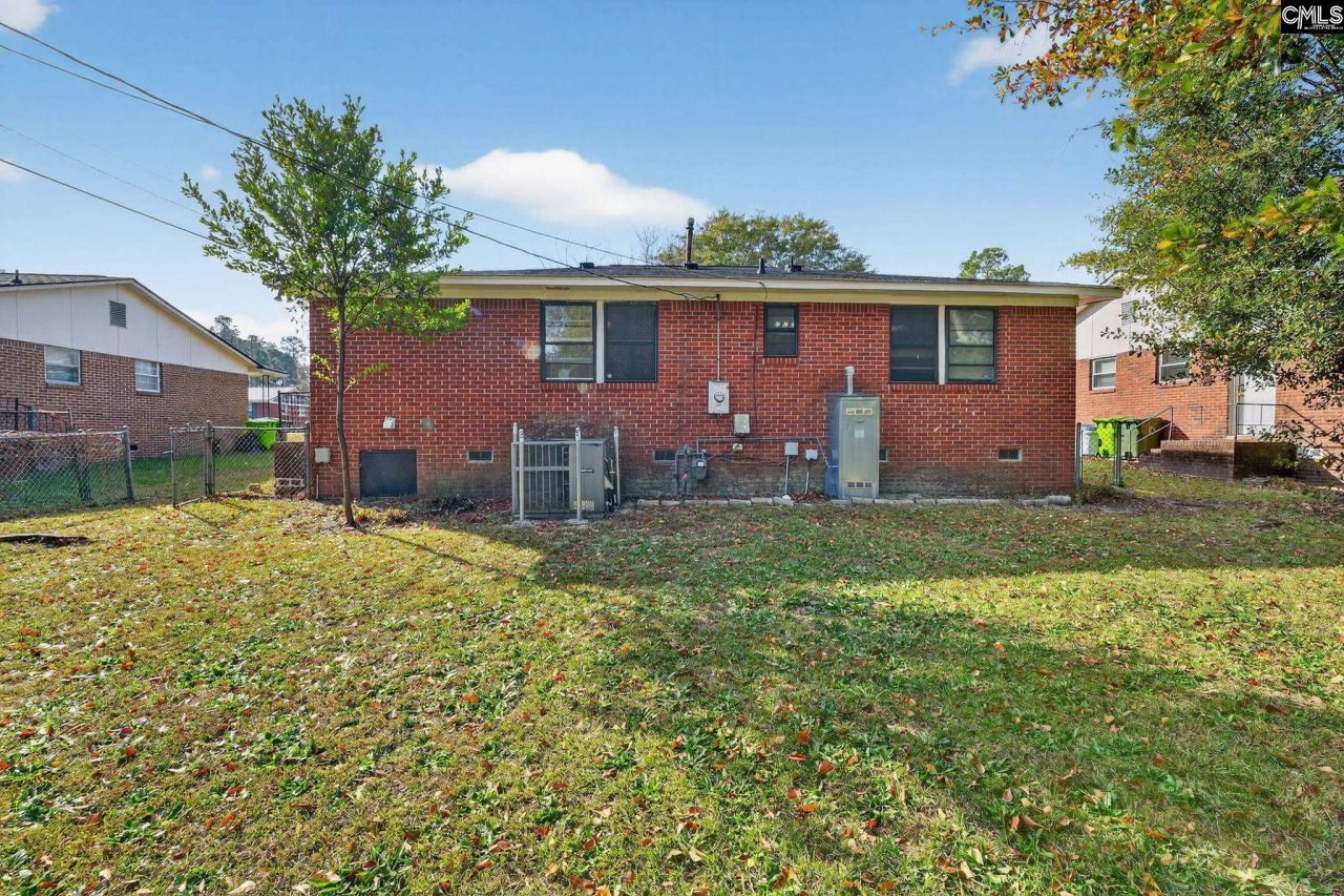 309 Galbra Street Photo 6