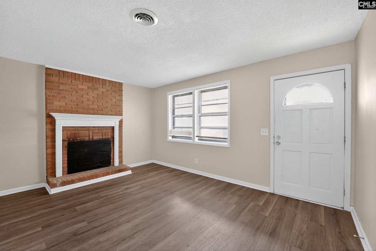 309 Galbra Street Photo 9